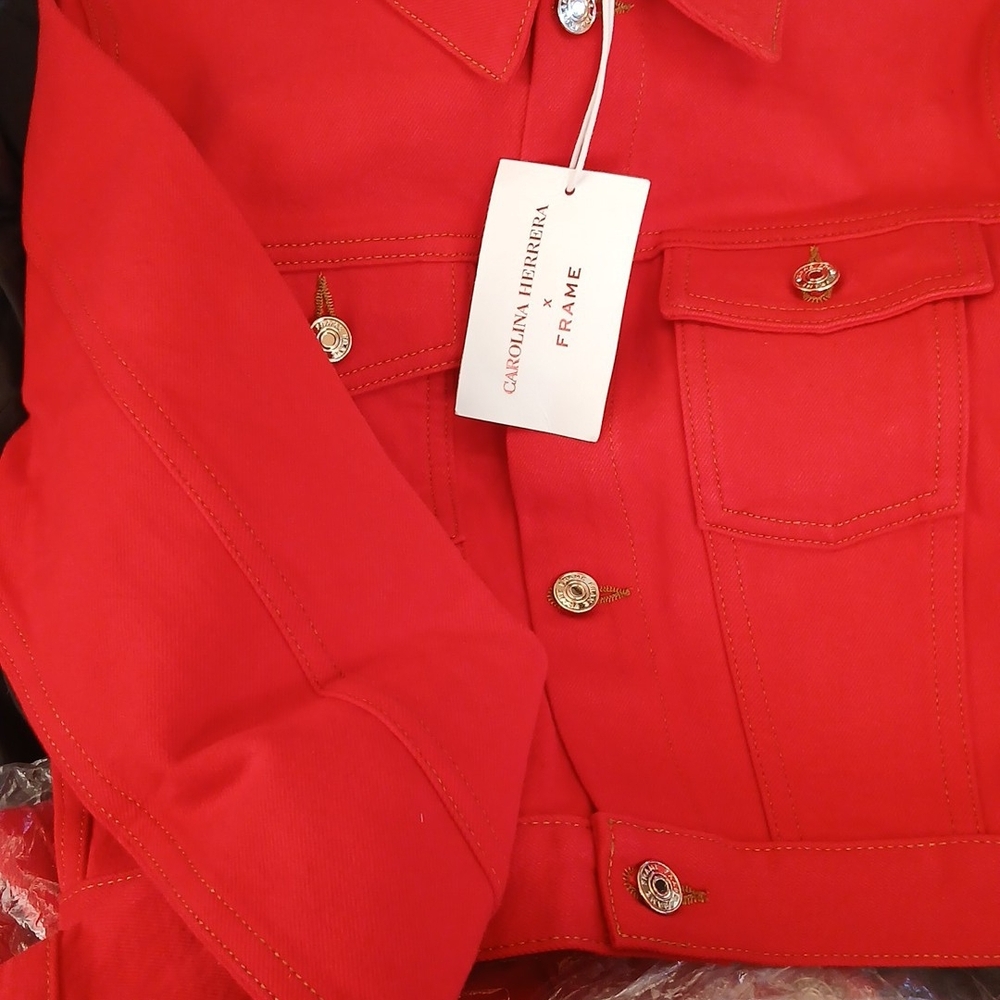 Carolina Herrera Red Skirt Set with Gold Accents - Picture 11 of 11